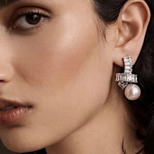 Gemelli Pearl & Rhinestone Twist Silver faux pearls cubic zirconia Earrings